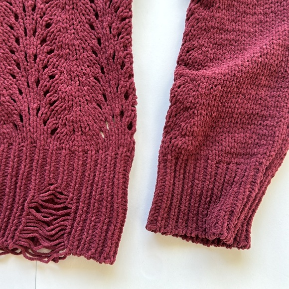 Buckle Chenille Burgundy Turtleneck Sweater size Medium oversized - Picture 10 of 10